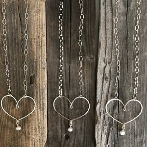Meaningful Silver Heart Necklaces for Mom