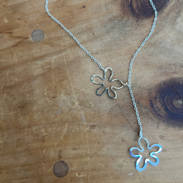 Sliding Flowers Necklace