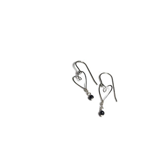 beth jewelry delicate heart-shaped silver wire earrings with small black pearl drops